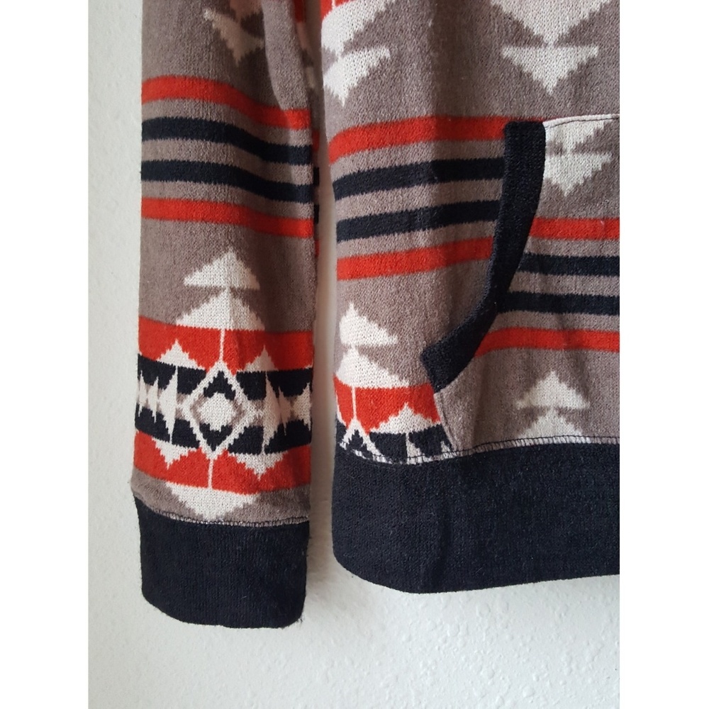 Lightweight Tribal Hoodie - Picture 3 of 6